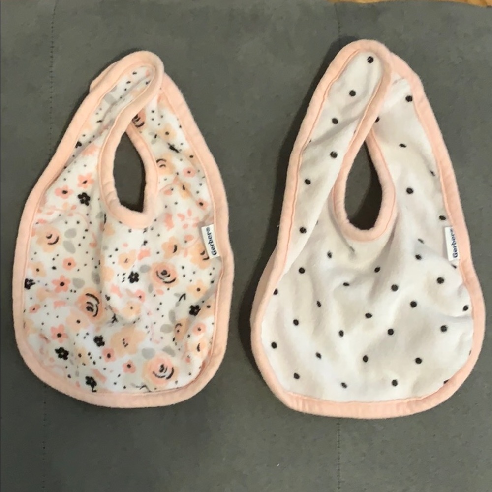 2 bibs